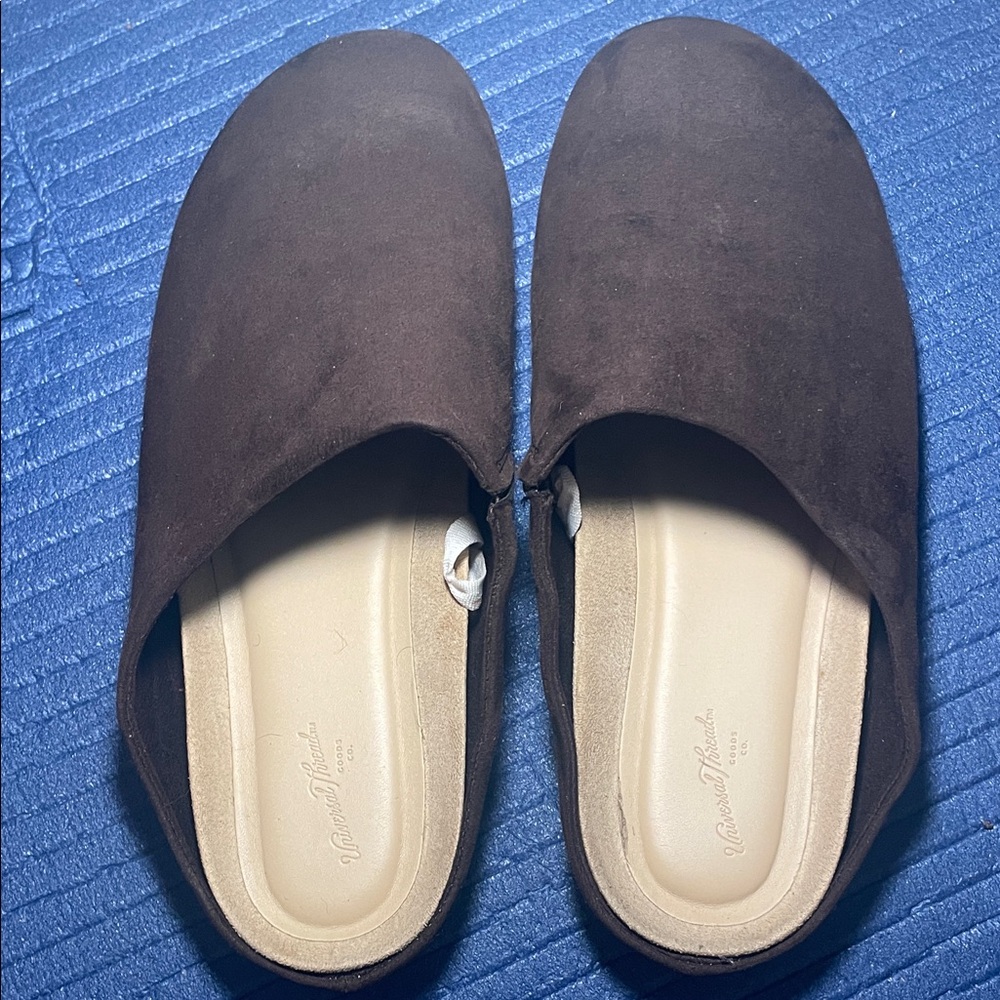 Universal Brown Suede Slip-On